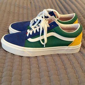 Vans Unisex Old Skool Classic Skate Shoes